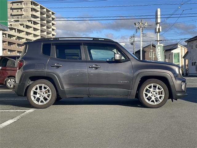 ジープ・レネゲード リミテッド 純正ナビ 地デジTV 前車追従クルーズコントロール クラッシュミティゲーション レザーシート 純正16インチAW LEDヘッドライト スマートキー スペアキー 保証書 取説 ワンオーナー(35枚目)