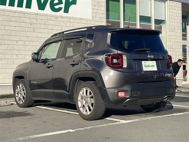 ジープ・レネゲード リミテッド 純正ナビ 地デジTV 前車追従クルーズコントロール クラッシュミティゲーション レザーシート 純正16インチAW LEDヘッドライト スマートキー スペアキー 保証書 取説 ワンオーナー(43枚目)