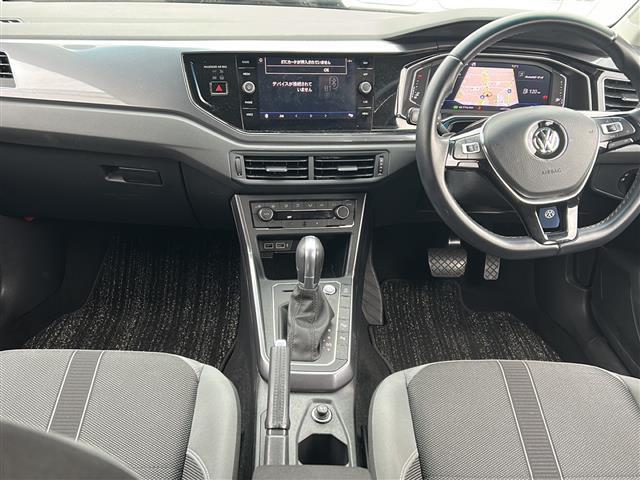 ポロ TSIハイライン /プッシュスタート/スマートキー/純正ナビ/フルセグTV/MSV/BTオーディオ/DVD/バーチャルコックピット/ACC/パドルシフト/パーキングアシスト/前後ドライブレコーダー(2枚目)