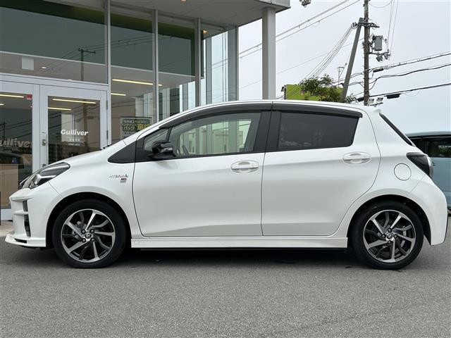 ヴィッツ ハイブリッドＧＲスポーツ　純正ＳＤ７インチナビ　Ｂｌｕｅｔｏｏｔｈオーディオ　先行者お知らせ　車線逸脱　Ｄ席シートヒーター　フルセグＴＶ　ビルトインＥＴＣ　オートハイビーム　ステアリングスイッチ　革巻きステアリング　純正マット（37枚目）