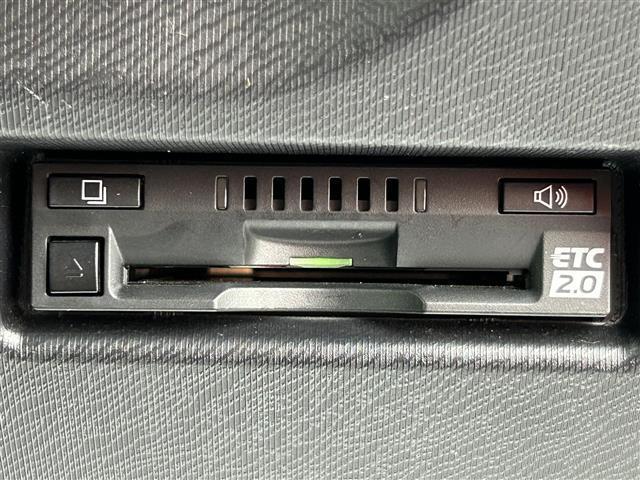 アクア G GRスポーツ 純正9インチナビ Bluetooth接続 バックカメラ フルセグTV トヨタセーフティセンス クルーズコントロール ビルトインETC2.0 GR専用スポーツシート GRフロアマット オートハイビーム(6枚目)