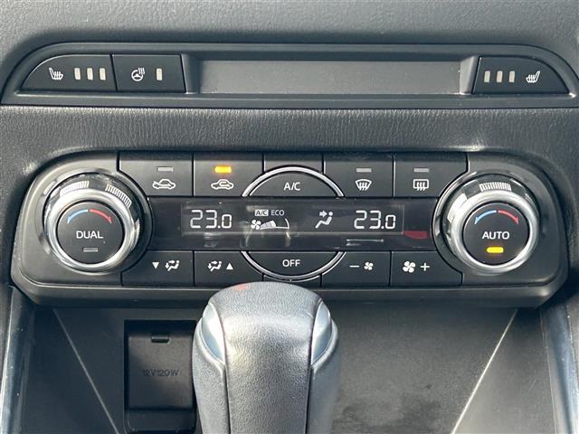 【オートエアコン】車内温度を感知して自動で温度調整をしてくれるのでいつでも快適な車内空間を創り上げます！