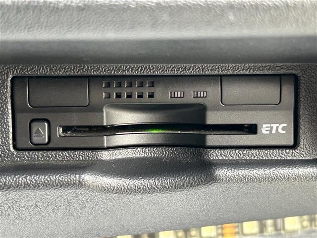 ハイエースバン ロングスーパーＧＬ　社外ナビ　Ｂｌｕｅｔｏｏｔｈ　フルセグＴＶ　バックカメラ　ＣＤ／ＤＶＤ　ステアリングリモコン　フォグランプ　ビルトインＥＴＣ　両側スライドドア　コーナーセンサー　オートライト　ＵＳＢ入力端子（6枚目）