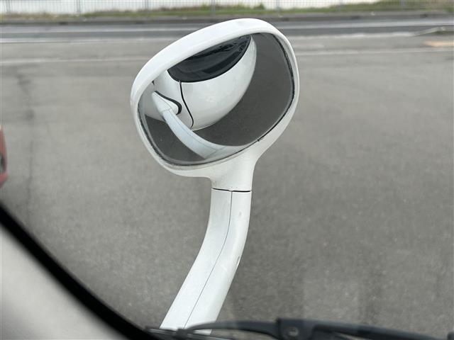 ハイエースバン ロングスーパーＧＬ　社外ナビ　Ｂｌｕｅｔｏｏｔｈ　フルセグＴＶ　バックカメラ　ＣＤ／ＤＶＤ　ステアリングリモコン　フォグランプ　ビルトインＥＴＣ　両側スライドドア　コーナーセンサー　オートライト　ＵＳＢ入力端子（19枚目）