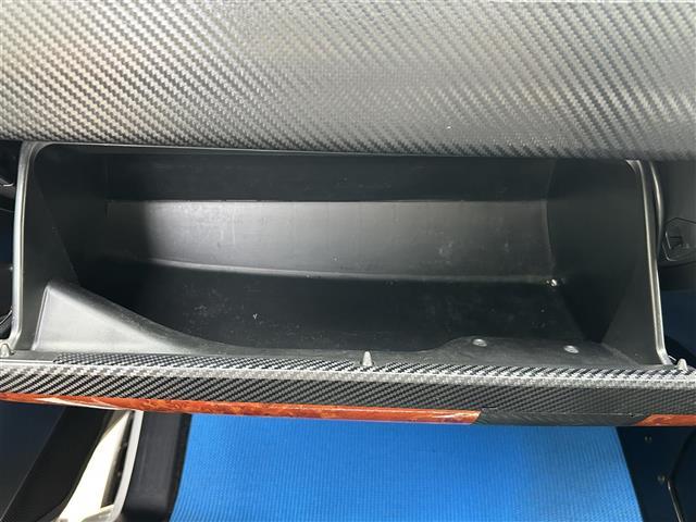 ハイエースバン ロングスーパーＧＬ　社外ナビ　Ｂｌｕｅｔｏｏｔｈ　フルセグＴＶ　バックカメラ　ＣＤ／ＤＶＤ　ステアリングリモコン　フォグランプ　ビルトインＥＴＣ　両側スライドドア　コーナーセンサー　オートライト　ＵＳＢ入力端子（25枚目）