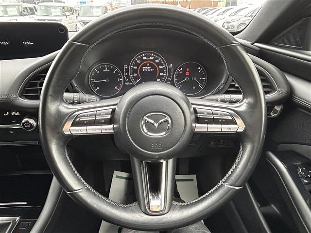 ＭＡＺＤＡ３ファストバック ＸＤプロアクティブ　純正ＳＤナビ　ＢＴオーディオ　フルセグテレビ　全方位カメラ　ＥＴＣ　ＬＥＤヘッドライト　オートライト　パドルシフト　ヘッドアップディスプレイ　電動パーキングブレーキ　オートホールド　純正１８インチＡＷ（6枚目）