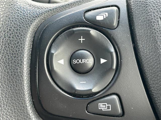 フリードハイブリッド ハイブリッド・Ｇホンダセンシング　ナビ　Ｂｌｕｅｔｏｏｔｈ　フルセグ　ＦＭ／ＡＭ　ＣＤ／ＤＶＤ　リアモニター　両側パワースライド　純正フロアマット　プッシュスタート　衝突軽減ブレーキ　スマートキー　オートライト　ＬＥＤヘッドライト（9枚目）