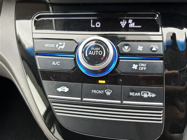 フリードハイブリッド ハイブリッド・Ｇホンダセンシング　ナビ　Ｂｌｕｅｔｏｏｔｈ　フルセグ　ＦＭ／ＡＭ　ＣＤ／ＤＶＤ　リアモニター　両側パワースライド　純正フロアマット　プッシュスタート　衝突軽減ブレーキ　スマートキー　オートライト　ＬＥＤヘッドライト（16枚目）