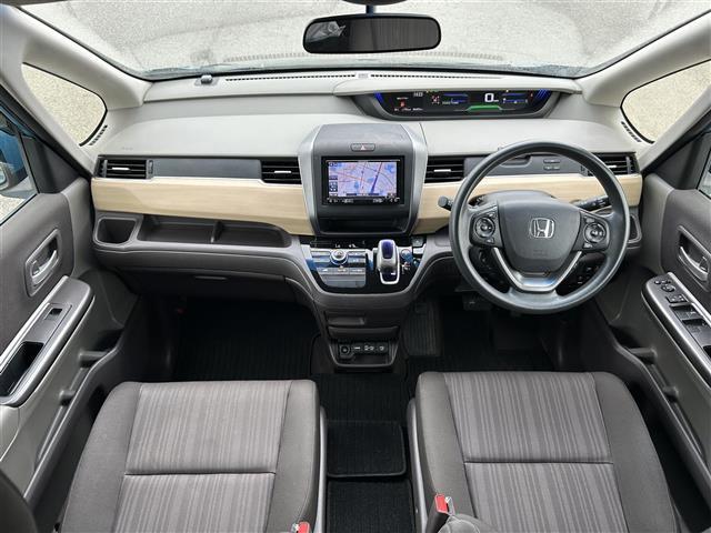 フリードハイブリッド ハイブリッド・Ｇホンダセンシング　ナビ　Ｂｌｕｅｔｏｏｔｈ　フルセグ　ＦＭ／ＡＭ　ＣＤ／ＤＶＤ　リアモニター　両側パワースライド　純正フロアマット　プッシュスタート　衝突軽減ブレーキ　スマートキー　オートライト　ＬＥＤヘッドライト（42枚目）