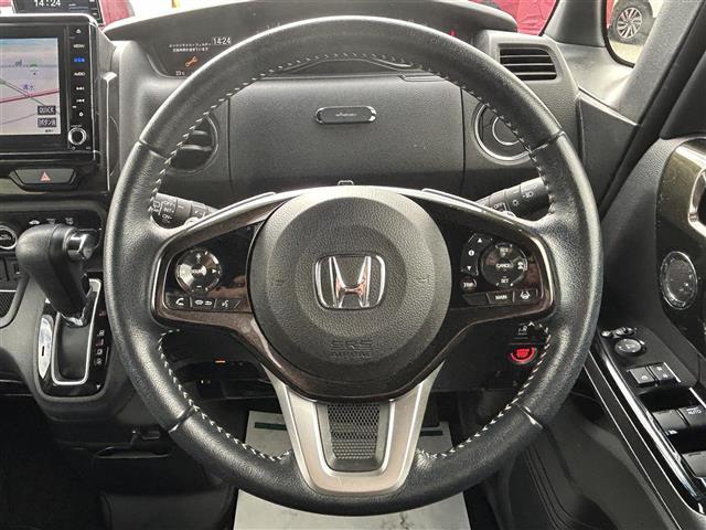 Ｎ－ＢＯＸ Ｇ・Ｌターボホンダセンシング　純正８インチナビ　フルセグＴＶ　ＢＴオーディオ　バックカメラ　ＥＴＣ　ホンダセンシング　両側パワースライドドア　ハンズフリースライドドア　ＬＥＤヘッドライト　純正アルミホイール　純正フロアマット（6枚目）