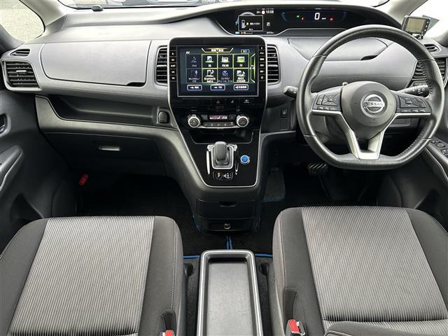 セレナ e-パワー ハイウェイスター 純正9インチナビ フルセグTV BTオーディオ CD/DVD バックカメラ ETC プッシュスタート 純正フロアマット LEDライト オートライト FOGランプ ライトレベライザー スペアキー(42枚目)