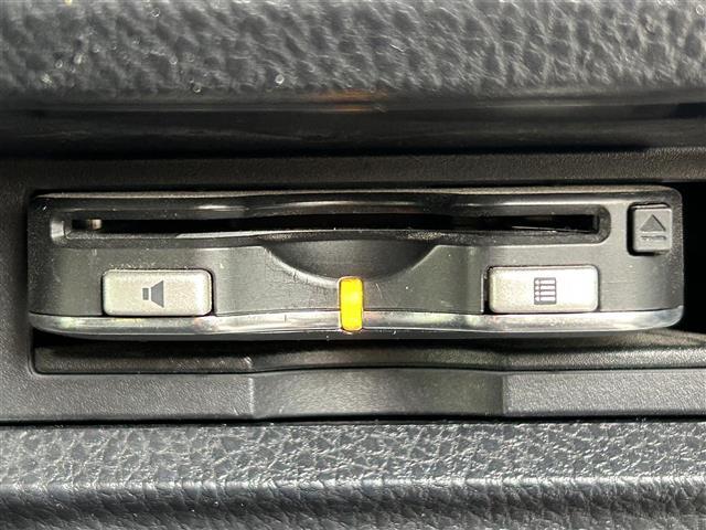 エスクァイア ハイブリッドGi 純正10.5インチナビ フルセグTV BTオーディオ バックカメラ ETC 前席シートヒーター モデリスタエアロ 両側パワスラ LEDヘッドライト オートライト スマートキー レーンキープアシスト(5枚目)