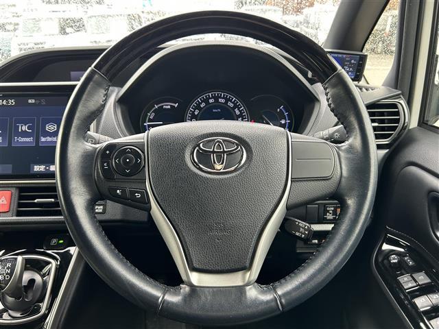 エスクァイア ハイブリッドGi 純正10.5インチナビ フルセグTV BTオーディオ バックカメラ ETC 前席シートヒーター モデリスタエアロ 両側パワスラ LEDヘッドライト オートライト スマートキー レーンキープアシスト(6枚目)