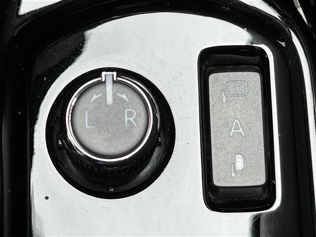 エスクァイア ハイブリッドGi 純正10.5インチナビ フルセグTV BTオーディオ バックカメラ ETC 前席シートヒーター モデリスタエアロ 両側パワスラ LEDヘッドライト オートライト スマートキー レーンキープアシスト(15枚目)