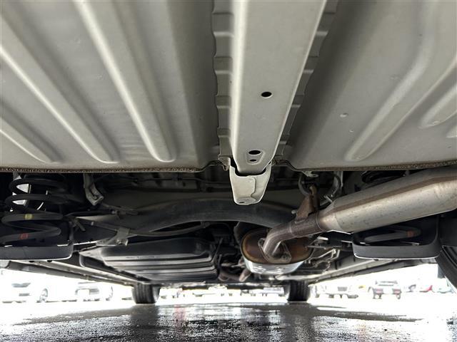 エスクァイア ハイブリッドGi 純正10.5インチナビ フルセグTV BTオーディオ バックカメラ ETC 前席シートヒーター モデリスタエアロ 両側パワスラ LEDヘッドライト オートライト スマートキー レーンキープアシスト(41枚目)