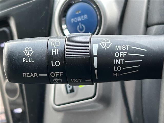 プリウスアルファ G ワンオーナー/純正ナビ/BT/フルセグ/USBポート/ETC/オートライト/純正フロアマット/純正ドアバイザー/フォグランプ/プッシュスタート/スマートキー/スペアキー(9枚目)