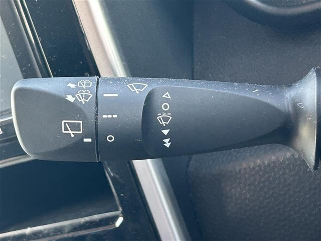 ルーミー カスタムG S アルパインフリップダウンモニター 純正ナビ フルセグTV クルーズコントロール 前後ドライブレコーダー バックカメラ ETC シートヒーター 両側パワースライドドア フォグランプ LEDオートライト(9枚目)