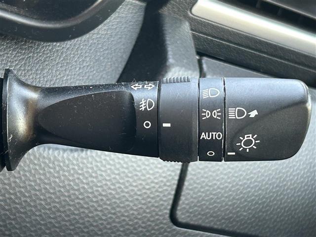 ルーミー カスタムG S アルパインフリップダウンモニター 純正ナビ フルセグTV クルーズコントロール 前後ドライブレコーダー バックカメラ ETC シートヒーター 両側パワースライドドア フォグランプ LEDオートライト(10枚目)