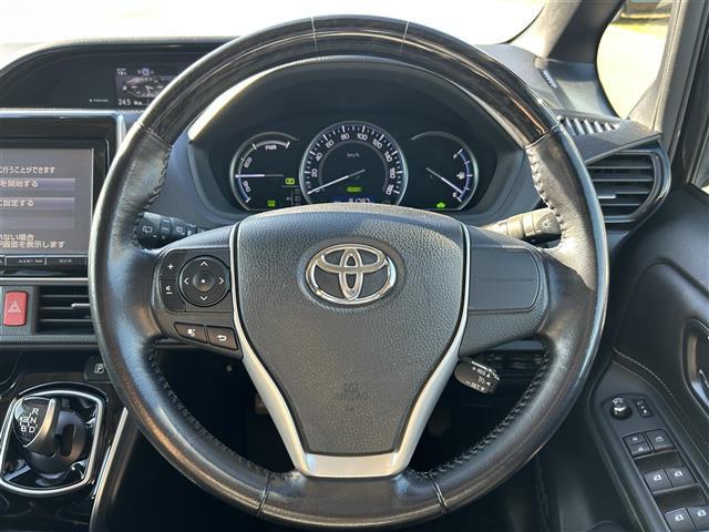 エスクァイア ハイブリッドGi 純正ナビ Bluetooth フルセグ シートヒーター バックカメラ 置き型充電 クルーズコントロール 衝突軽減ブレーキ 両側パワースライド ドアバイザー オートライト フォグランプ スマートキー(9枚目)