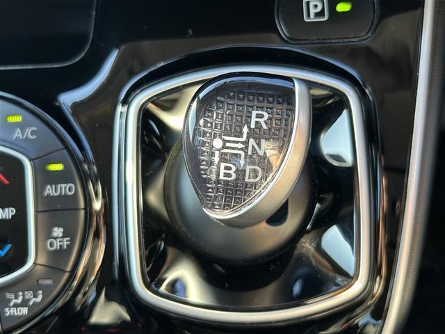 エスクァイア ハイブリッドGi 純正ナビ Bluetooth フルセグ シートヒーター バックカメラ 置き型充電 クルーズコントロール 衝突軽減ブレーキ 両側パワースライド ドアバイザー オートライト フォグランプ スマートキー(16枚目)