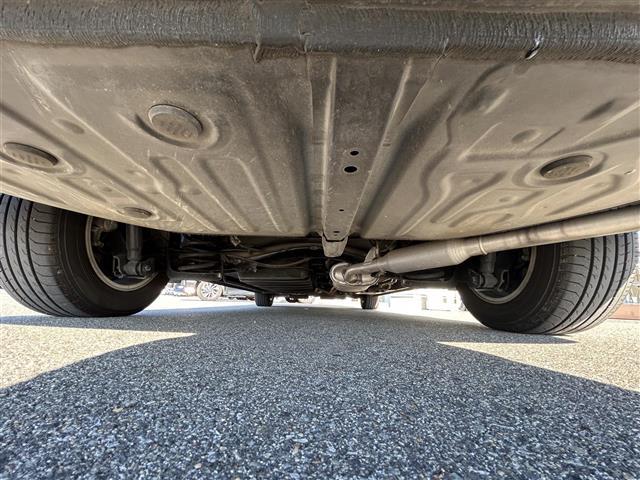 エスクァイア ハイブリッドGi 純正ナビ Bluetooth フルセグ シートヒーター バックカメラ 置き型充電 クルーズコントロール 衝突軽減ブレーキ 両側パワースライド ドアバイザー オートライト フォグランプ スマートキー(41枚目)