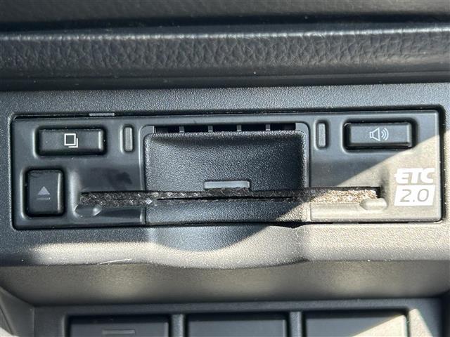 プリウス Z メーカーOPナビ モデリスタエアロ 全方位カメラ パノラマルーフ デジタルインナーミラー トヨタセーフティセンス ビルトインETC2.0 BSM シートヒーター エアーシート 電動リアゲート(5枚目)