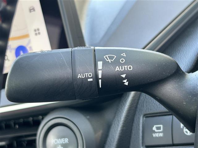 プリウス Z メーカーOPナビ モデリスタエアロ 全方位カメラ パノラマルーフ デジタルインナーミラー トヨタセーフティセンス ビルトインETC2.0 BSM シートヒーター エアーシート 電動リアゲート(7枚目)