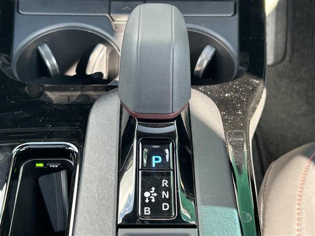 プリウス Z メーカーOPナビ モデリスタエアロ 全方位カメラ パノラマルーフ デジタルインナーミラー トヨタセーフティセンス ビルトインETC2.0 BSM シートヒーター エアーシート 電動リアゲート(13枚目)