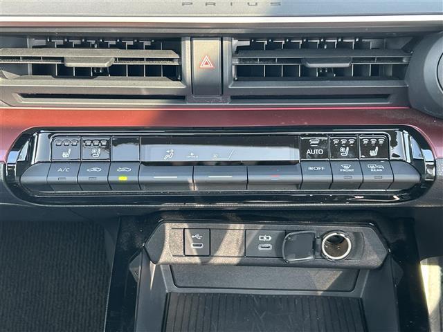 プリウス Z メーカーOPナビ モデリスタエアロ 全方位カメラ パノラマルーフ デジタルインナーミラー トヨタセーフティセンス ビルトインETC2.0 BSM シートヒーター エアーシート 電動リアゲート(14枚目)