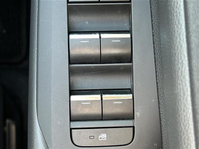 プリウス Z メーカーOPナビ モデリスタエアロ 全方位カメラ パノラマルーフ デジタルインナーミラー トヨタセーフティセンス ビルトインETC2.0 BSM シートヒーター エアーシート 電動リアゲート(16枚目)