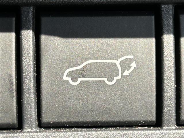 プリウス Z メーカーOPナビ モデリスタエアロ 全方位カメラ パノラマルーフ デジタルインナーミラー トヨタセーフティセンス ビルトインETC2.0 BSM シートヒーター エアーシート 電動リアゲート(23枚目)