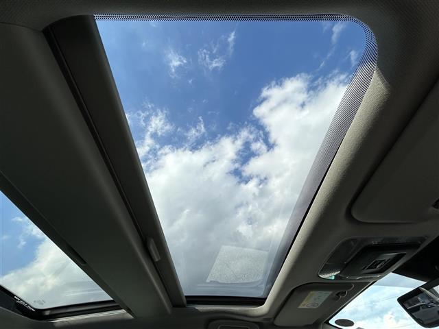 プリウス Z メーカーOPナビ モデリスタエアロ 全方位カメラ パノラマルーフ デジタルインナーミラー トヨタセーフティセンス ビルトインETC2.0 BSM シートヒーター エアーシート 電動リアゲート(26枚目)