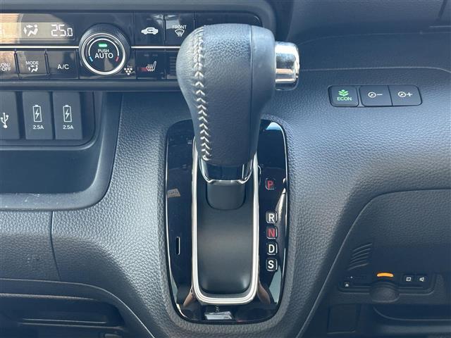 N-BOXカスタム G・Lターボホンダセンシング 純正8インチナビ フルセグTV Bluetooth接続 CD/DVD USB入力端子 ApplePlay バックカメラ ビルトインETC パドルシフト ハーフレザーシート シートヒーター 両側パワスラ(15枚目)