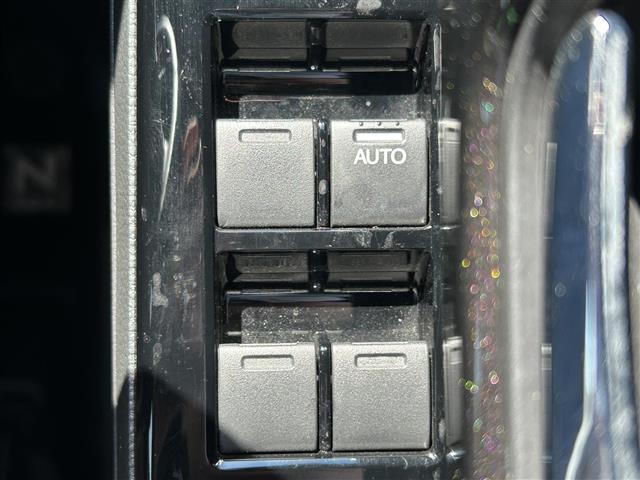 N-BOXカスタム G・Lターボホンダセンシング 純正8インチナビ フルセグTV Bluetooth接続 CD/DVD USB入力端子 ApplePlay バックカメラ ビルトインETC パドルシフト ハーフレザーシート シートヒーター 両側パワスラ(18枚目)