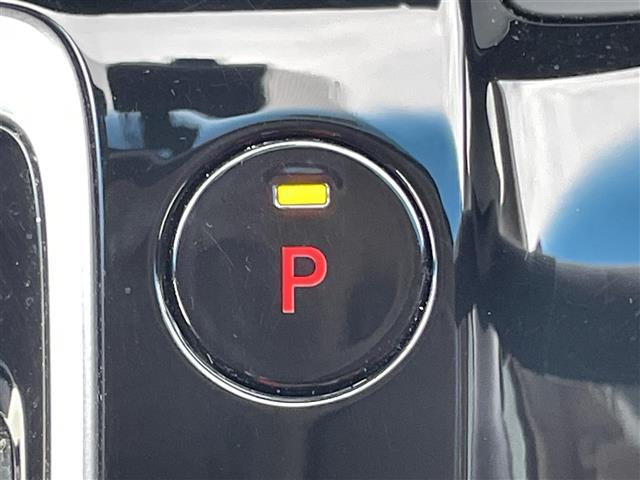 フリードハイブリッド ハイブリッド・クロスター 純正9インチプレミアムインターナビ Bluetooth フルセグ HDMI アップルカープレイ CD/DVD 純正15.6インチフリップダウン ETC 両側パワースライド ハーフレザーシート(19枚目)