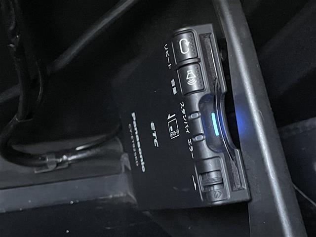 シエンタ G クエロ 社外ナビ(パナソニック) バックカメラ フルセグTV Bluetoothオーディオ CD/ DVD ステアリングリモコン 両側パワースライドドア トヨタセーフティセンス ETC ハーフレザーシート(5枚目)