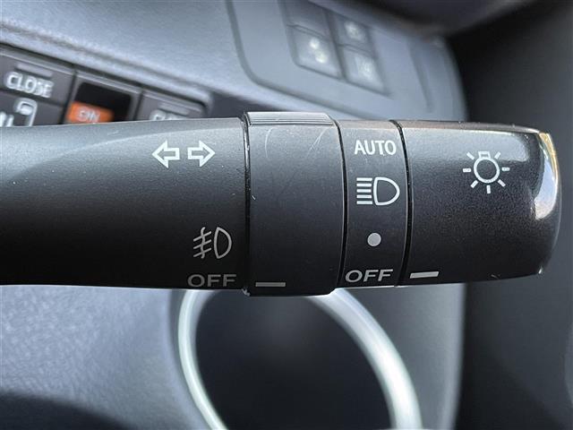 シエンタ G クエロ 社外ナビ(パナソニック) バックカメラ フルセグTV Bluetoothオーディオ CD/ DVD ステアリングリモコン 両側パワースライドドア トヨタセーフティセンス ETC ハーフレザーシート(9枚目)