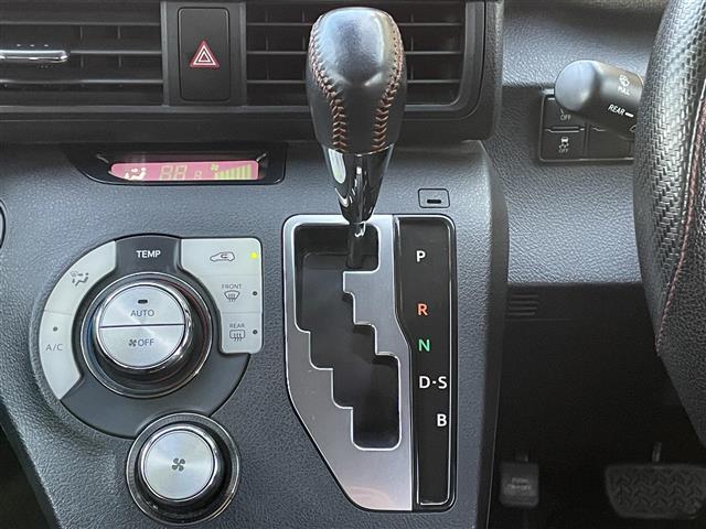 シエンタ G クエロ 社外ナビ(パナソニック) バックカメラ フルセグTV Bluetoothオーディオ CD/ DVD ステアリングリモコン 両側パワースライドドア トヨタセーフティセンス ETC ハーフレザーシート(13枚目)