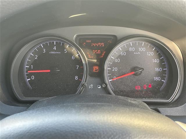 ノート X Vセレクション+セーフティ 純正オーディオ CD/DVD AUX ETC 全方位カメラ スマージェンシーブレーキ 純正フロアマット 純正バイザー ヘッドライトべライザー スマートキー レーンキープアシスト 横滑り防止装置(7枚目)