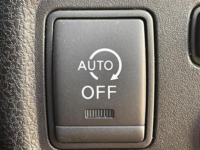 ノート X Vセレクション+セーフティ 純正オーディオ CD/DVD AUX ETC 全方位カメラ スマージェンシーブレーキ 純正フロアマット 純正バイザー ヘッドライトべライザー スマートキー レーンキープアシスト 横滑り防止装置(12枚目)