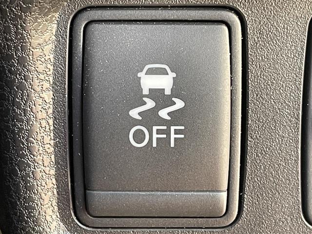 ノート X Vセレクション+セーフティ 純正オーディオ CD/DVD AUX ETC 全方位カメラ スマージェンシーブレーキ 純正フロアマット 純正バイザー ヘッドライトべライザー スマートキー レーンキープアシスト 横滑り防止装置(15枚目)