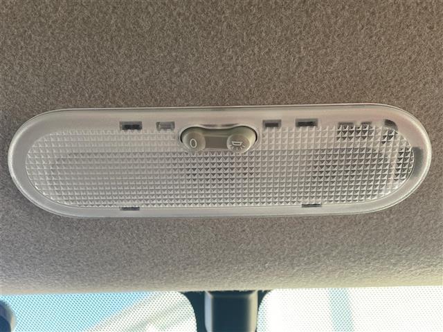 ノート X Vセレクション+セーフティ 純正オーディオ CD/DVD AUX ETC 全方位カメラ スマージェンシーブレーキ 純正フロアマット 純正バイザー ヘッドライトべライザー スマートキー レーンキープアシスト 横滑り防止装置(24枚目)