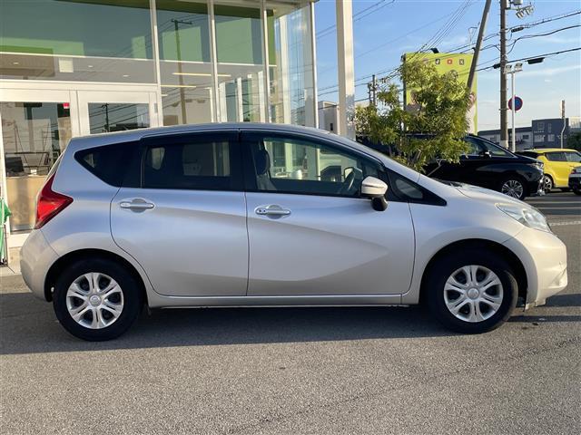 ノート X Vセレクション+セーフティ 純正オーディオ CD/DVD AUX ETC 全方位カメラ スマージェンシーブレーキ 純正フロアマット 純正バイザー ヘッドライトべライザー スマートキー レーンキープアシスト 横滑り防止装置(37枚目)