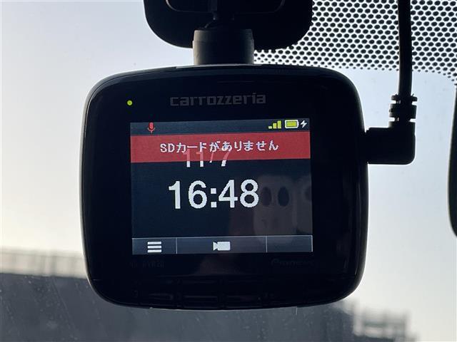 シエンタ ハイブリッドＧ　クエロ　純正７インチＳＤナビ　両側パワースライドドア　バックカメラ　フルセグＴＶ　シートヒーター　トヨタセーフティセンス　純正フロアマット　ステアリングリモコン　ＣＤ／ＤＶＤ　ハーフレザー　Ｂｌｕｅｔｏｏｔｈ（5枚目）