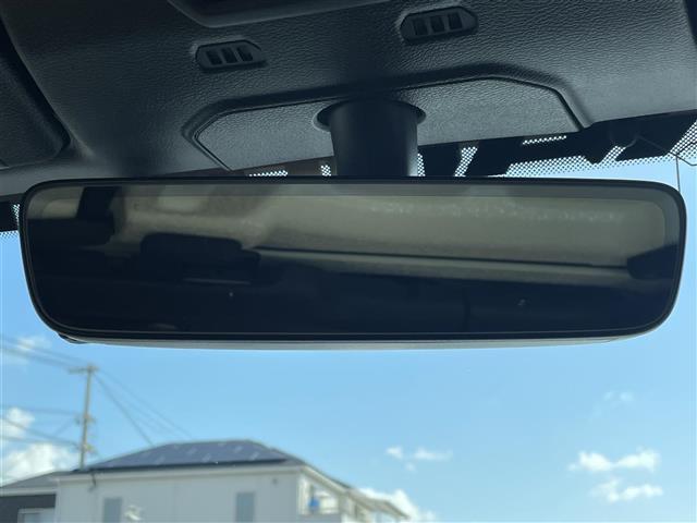 ジープ・ラングラーアンリミテッド スポーツ　純正ナビ　Ｂｌｕｅｔｏｏｔｈ接続　ＥＴＣ　バック・サイドカメラ　クルーズコントロール　オートライト　コーナーセンサー　オープン　ＡＵＸ　スマートキー　純正ゴムマット　フォグランプ　背面タイヤ（27枚目）