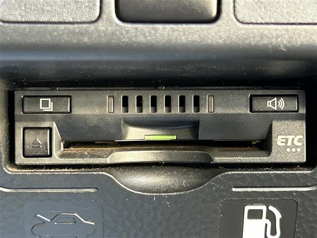 タンク カスタムＧ　純正９インチナビ　フルセグＴＶ　ＢＴオーディオ　ＣＤ／ＤＶＤ　バックカメラ　ＥＴＣ　ステアリングスイッチ　クルーズコントロール　スマートアシスト　モデリスタエアロ　両側パワスラ　オートハイビーム（5枚目）