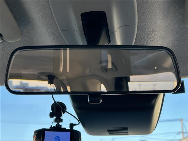 タンク カスタムＧ　純正９インチナビ　フルセグＴＶ　ＢＴオーディオ　ＣＤ／ＤＶＤ　バックカメラ　ＥＴＣ　ステアリングスイッチ　クルーズコントロール　スマートアシスト　モデリスタエアロ　両側パワスラ　オートハイビーム（20枚目）