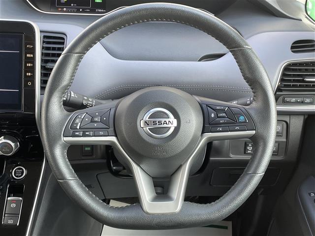 セレナ ハイウェイスターＶ　純正１０インチＳＤナビ　プロパイロット　両側パワースライドドア　フリップダウンモニター　バックカメラ　ハンズフリー　ビルトインＥＴＣ　ＬＥＤヘッドライト　純正マット　純正ＡＷ　エマージェンシーブレーキ（6枚目）