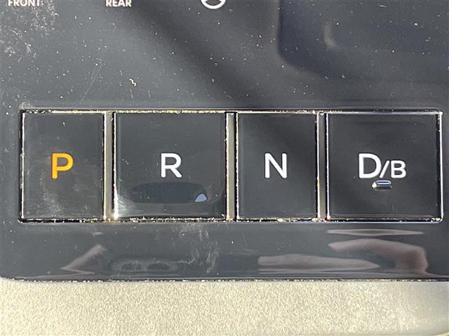 セレナ マルチベッド　ｅ－パワーＨＷＳ　Ｖ　メーカーＯＰ１２インチナビ　リアマルチべッド　アラウンドビューモニター　両側パワースライドドア　デジタルインナーミラー　シートヒーター　ステアリングヒーター　ＥＴＣ　Ｂｌｕｅｔｏｏｔｈ接続　フルセグ（13枚目）