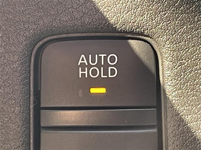 セレナ マルチベッド　ｅ－パワーＨＷＳ　Ｖ　メーカーＯＰ１２インチナビ　リアマルチべッド　アラウンドビューモニター　両側パワースライドドア　デジタルインナーミラー　シートヒーター　ステアリングヒーター　ＥＴＣ　Ｂｌｕｅｔｏｏｔｈ接続　フルセグ（17枚目）